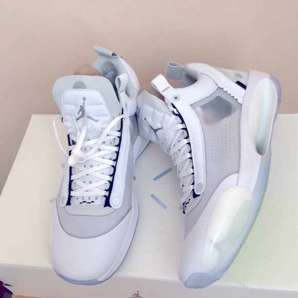NIKE AIR JORDAN XXXIV LOW ‘PURE MONEY’ SNEAKERS - Picture 6 of 15